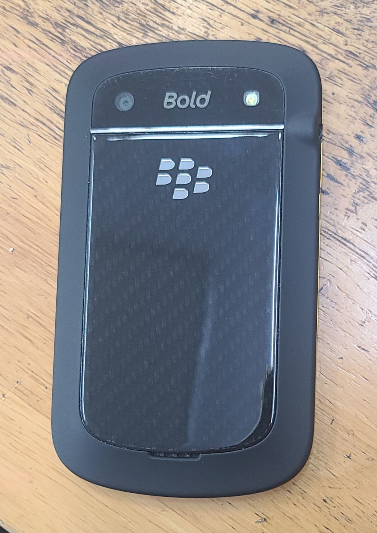 Blackberry bold 9900 viền gold