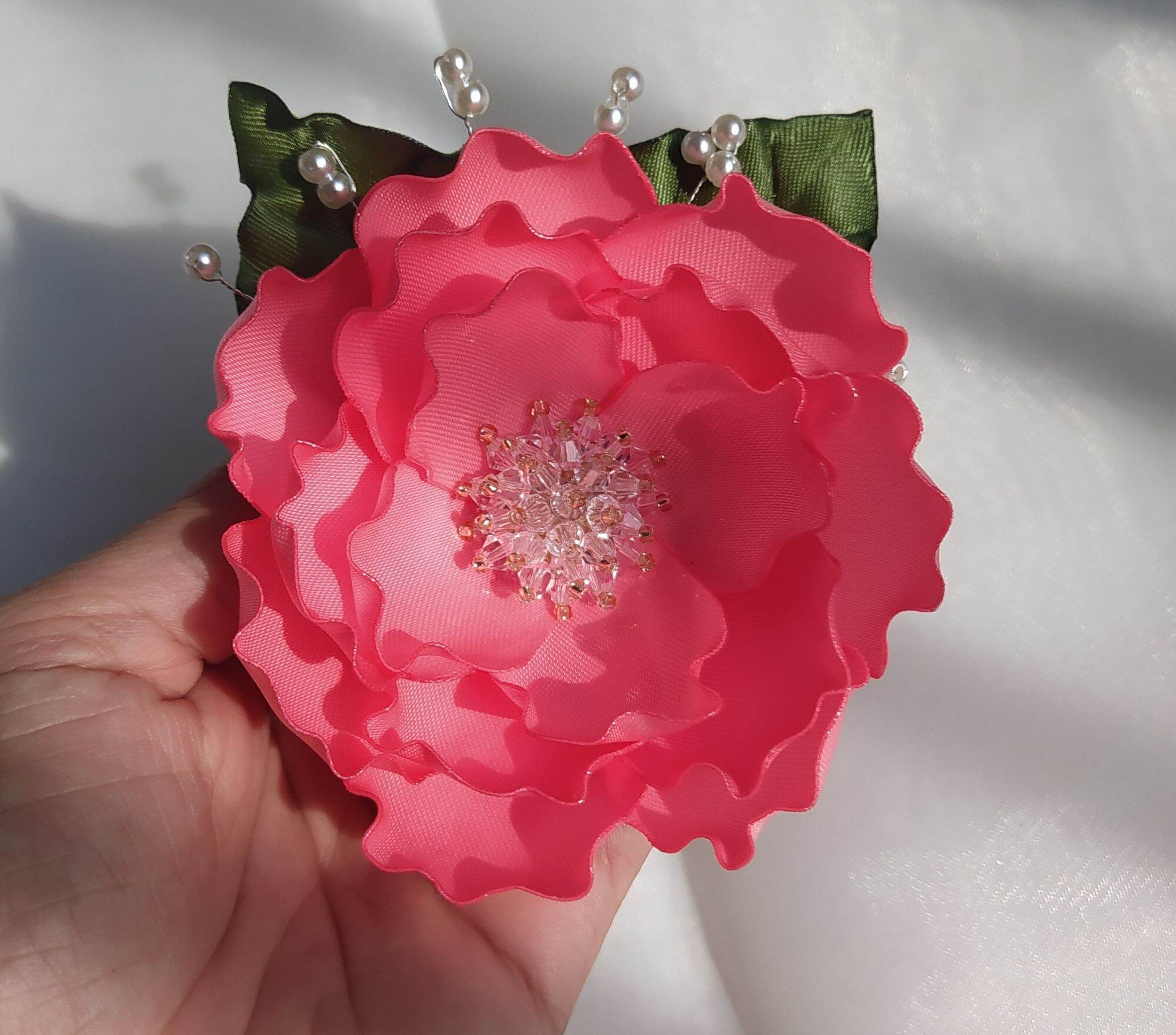 Hoa cài áo handmade Canto màu hồng phối hạt
