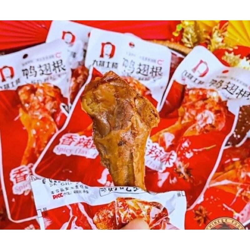 1 chiếc đùi vịt cay dacheng thơm ngon
