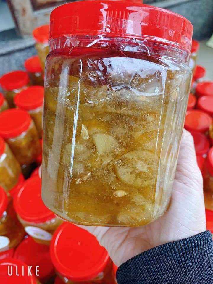 Chanh muối rim đường phèn vàng Quảng Ngãi. Uống nóng hay lạnh đều được, đảm bảo chất lượng.