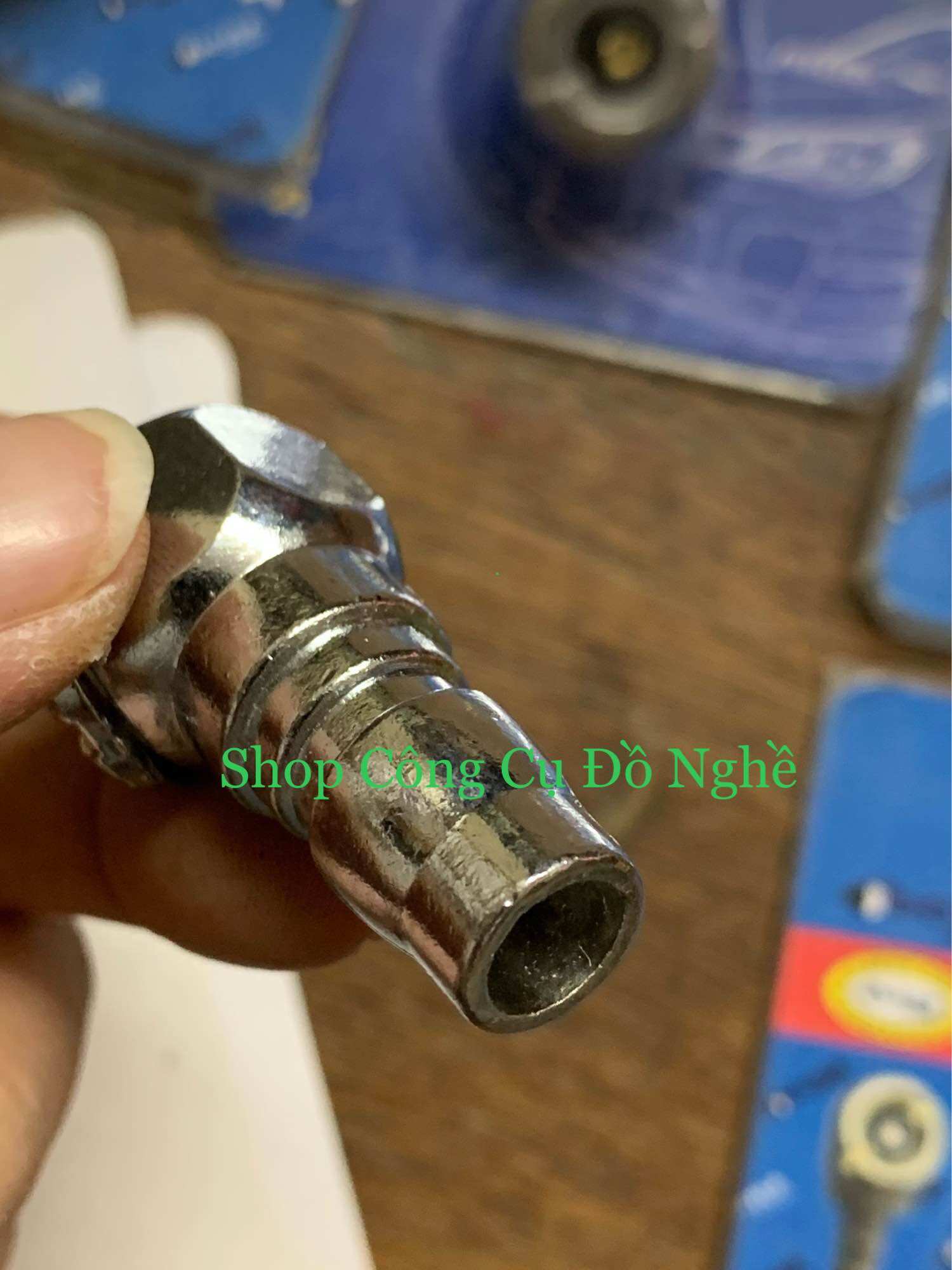 đầu bơm hơi bánh xe máy