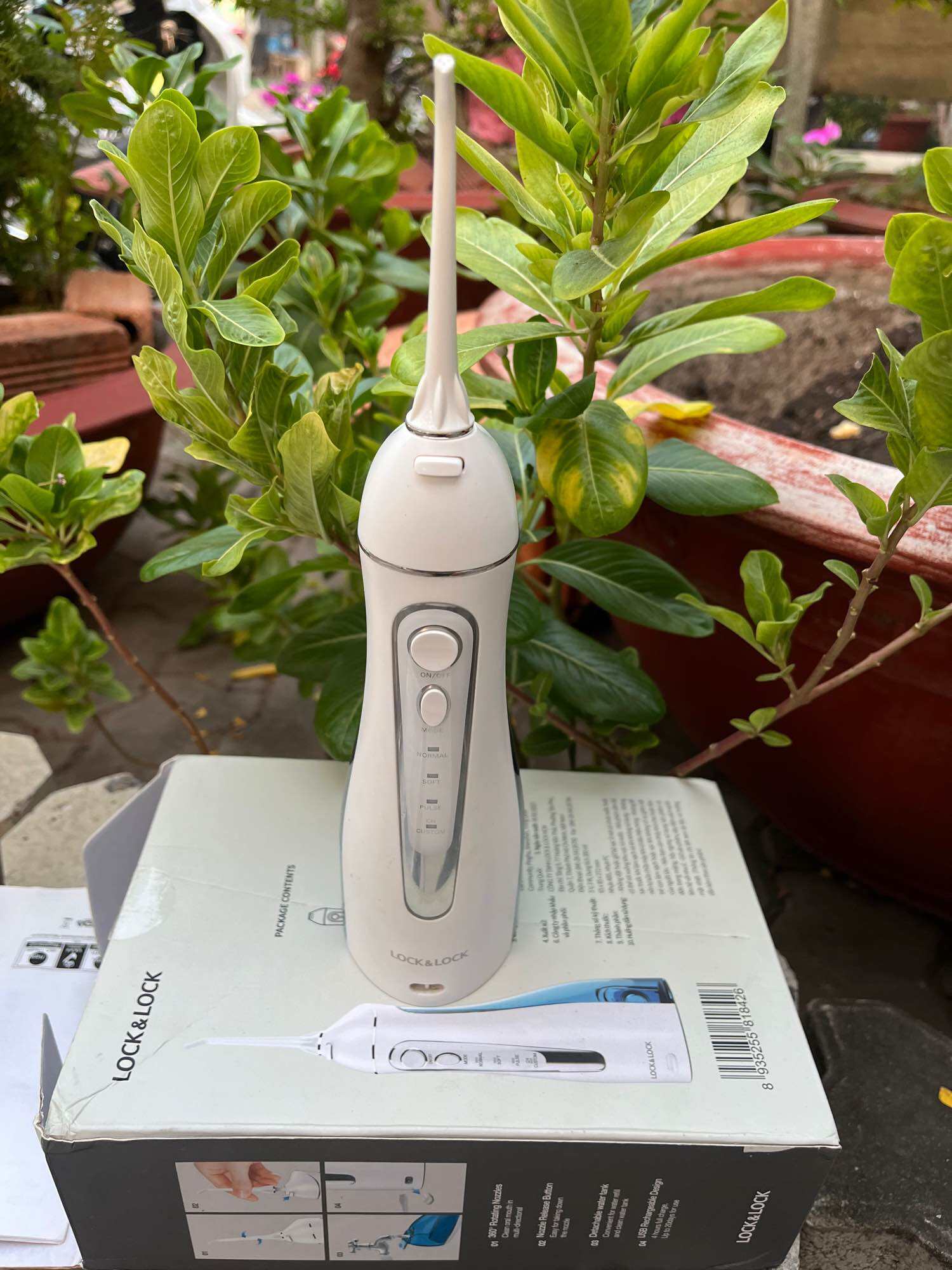 Máy Tăm Nước Lock and Lock enr156blu hàng thanh lý trưng bày chính hãng