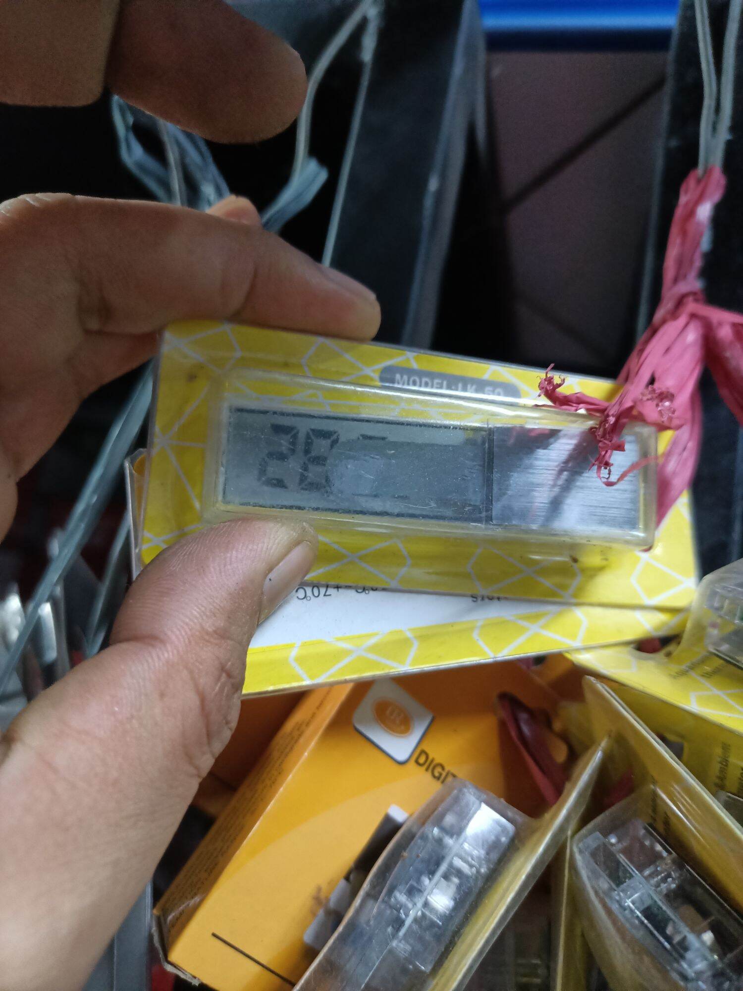 Nhiệt Kế Dán Hồ Cá Đo Nhiệt Độ Hồ Cá