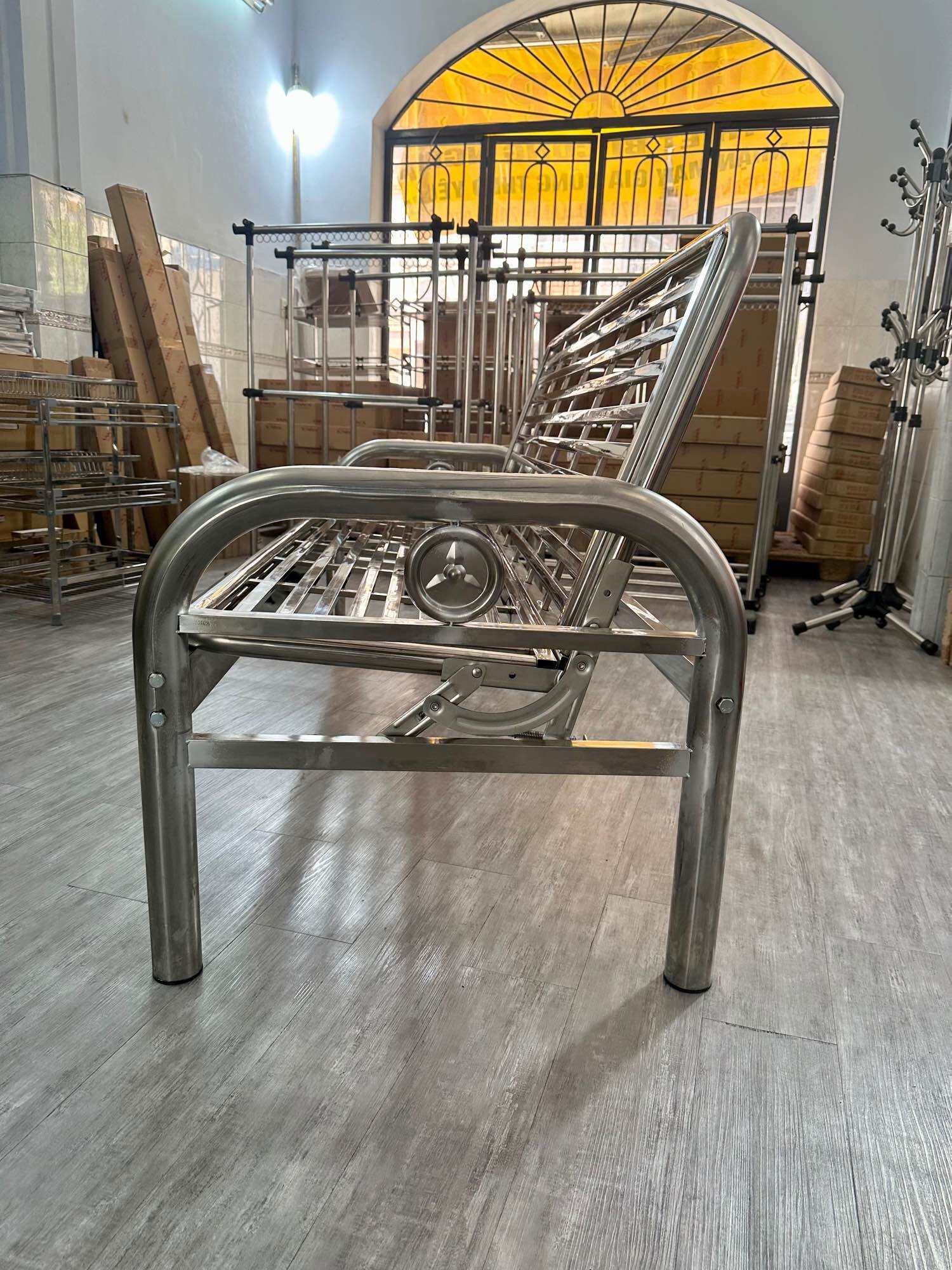 Giường Sofa inox cao cấp gấp gọn thông minh