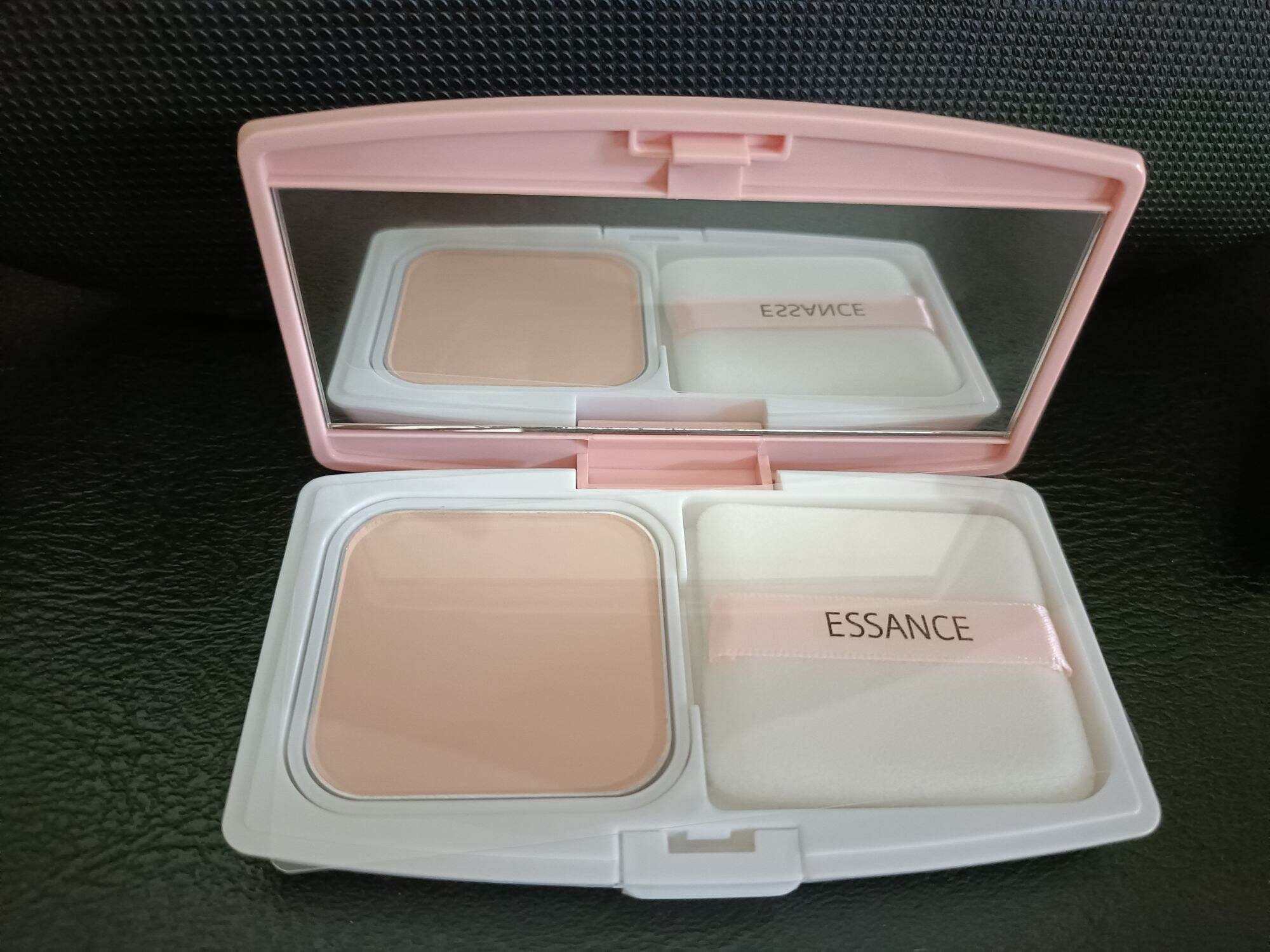 phấn nền dưỡng trắng siêu mịn Esance