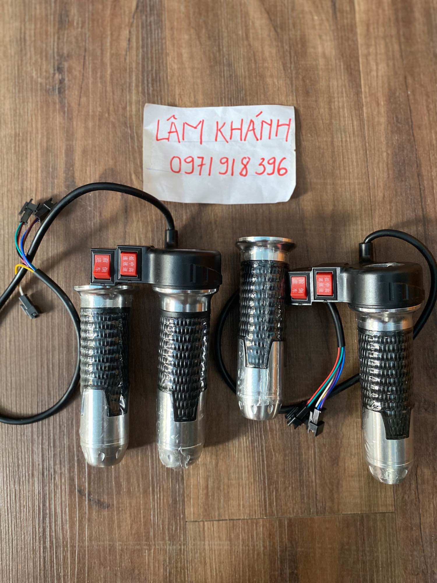 Tay ga xe điện Vespa nút tốc độ và nút tiến lùi, Tay ga Vespa hai nút bấm đa chế độ