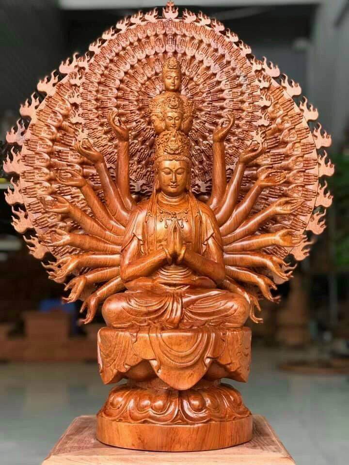 Tượng phật thiên thủ thiên nhãn ,nghìn mắt nghìn tay bằng gỗ hương đá kt cao 61×48×20cm