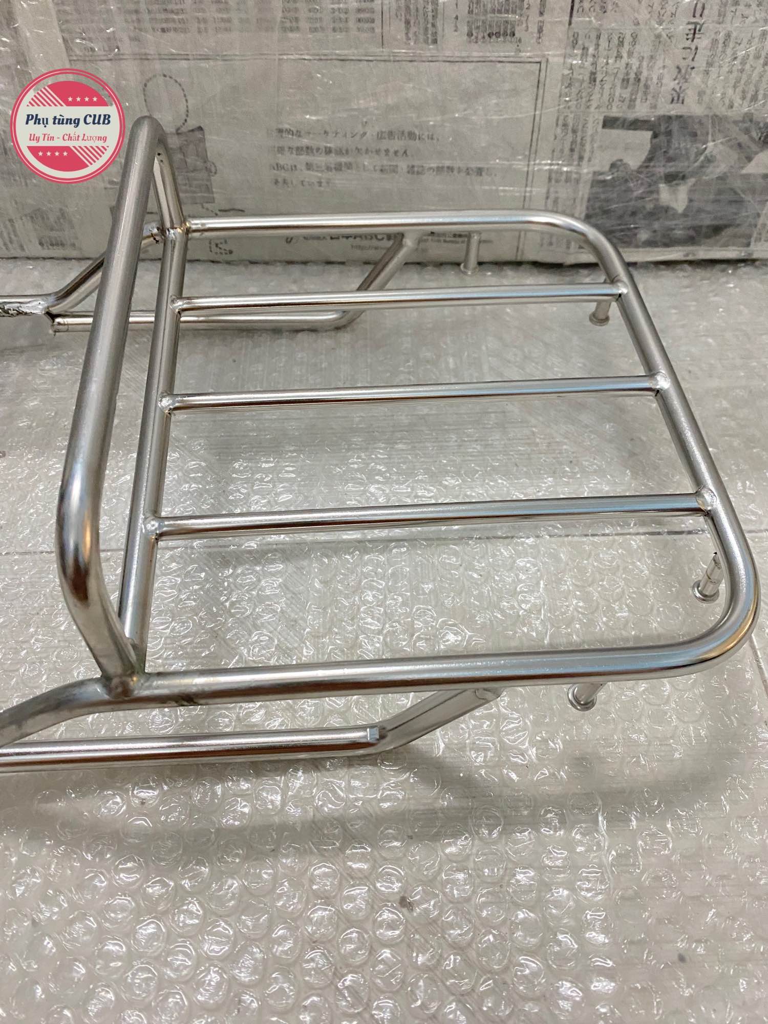 Baga đuôi có tay xách cho xe cub ( chất liệu inox )