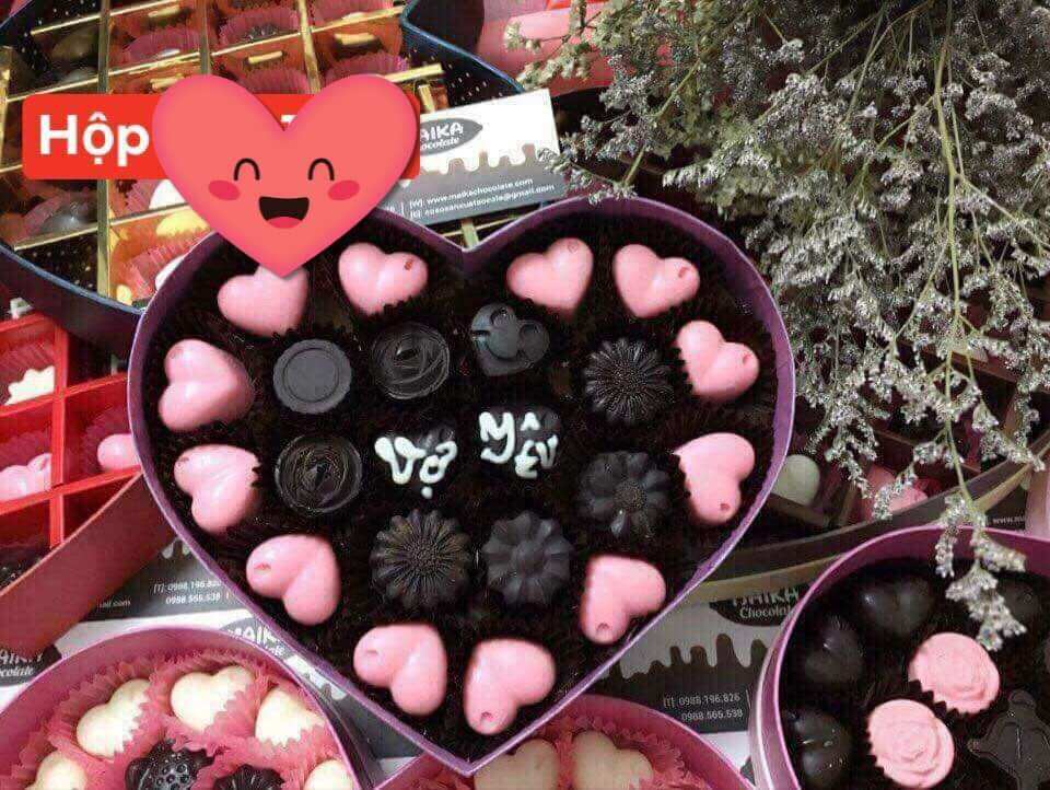 18 viên socola Valentine theo yêu cầu ( kèm thiệp nếu yêu cầu)