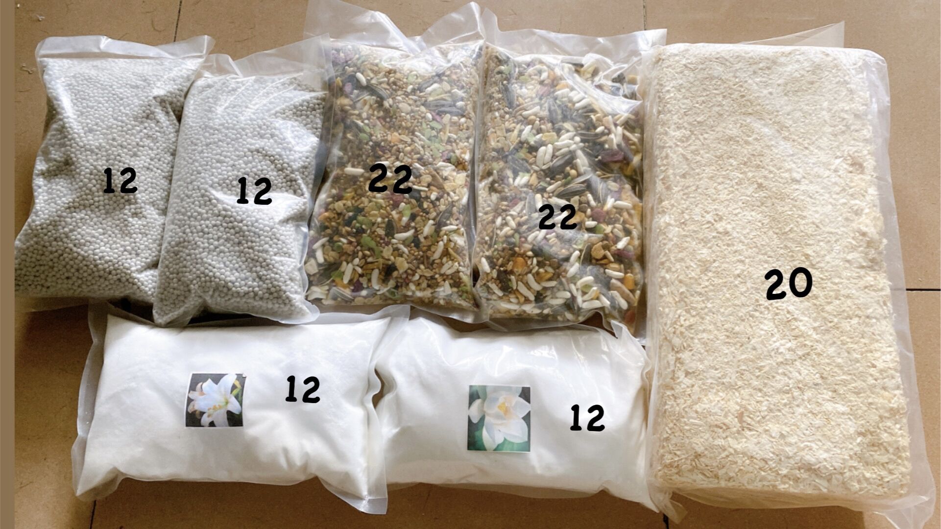 2kg cát sand 2kg cát tắm 1kg mùn cưa 2 bịch thức ăn trộn hamster