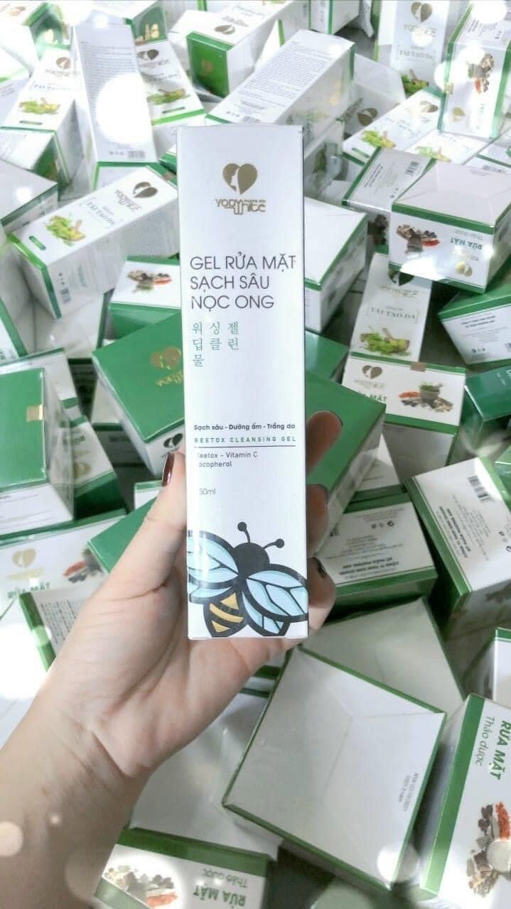 Sữa rửa mặt nọc ong Yody White Phương Anh (dịu nhẹ sau tái tạo)