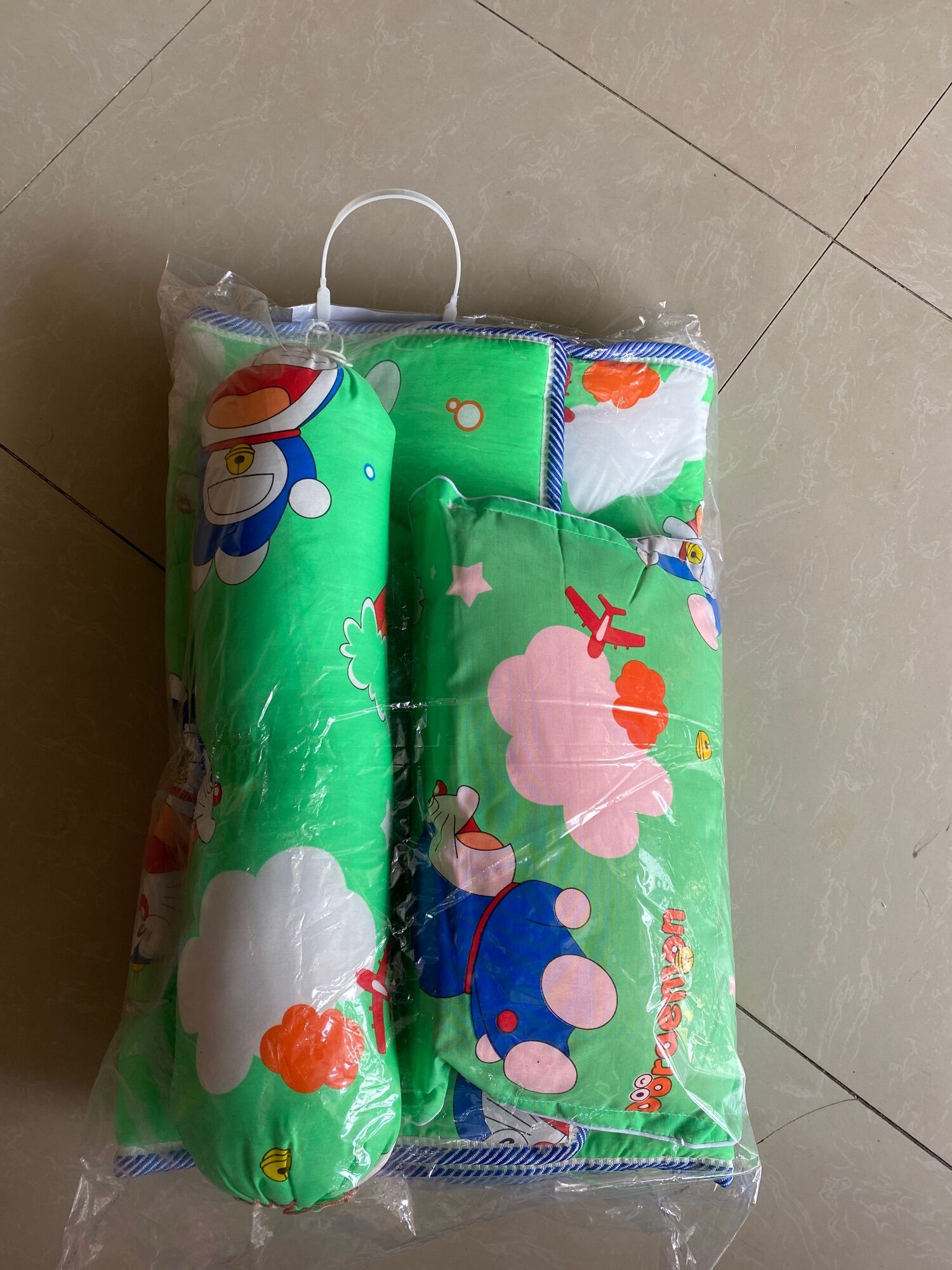 Bộ nệm gối cho trẻ đến trường