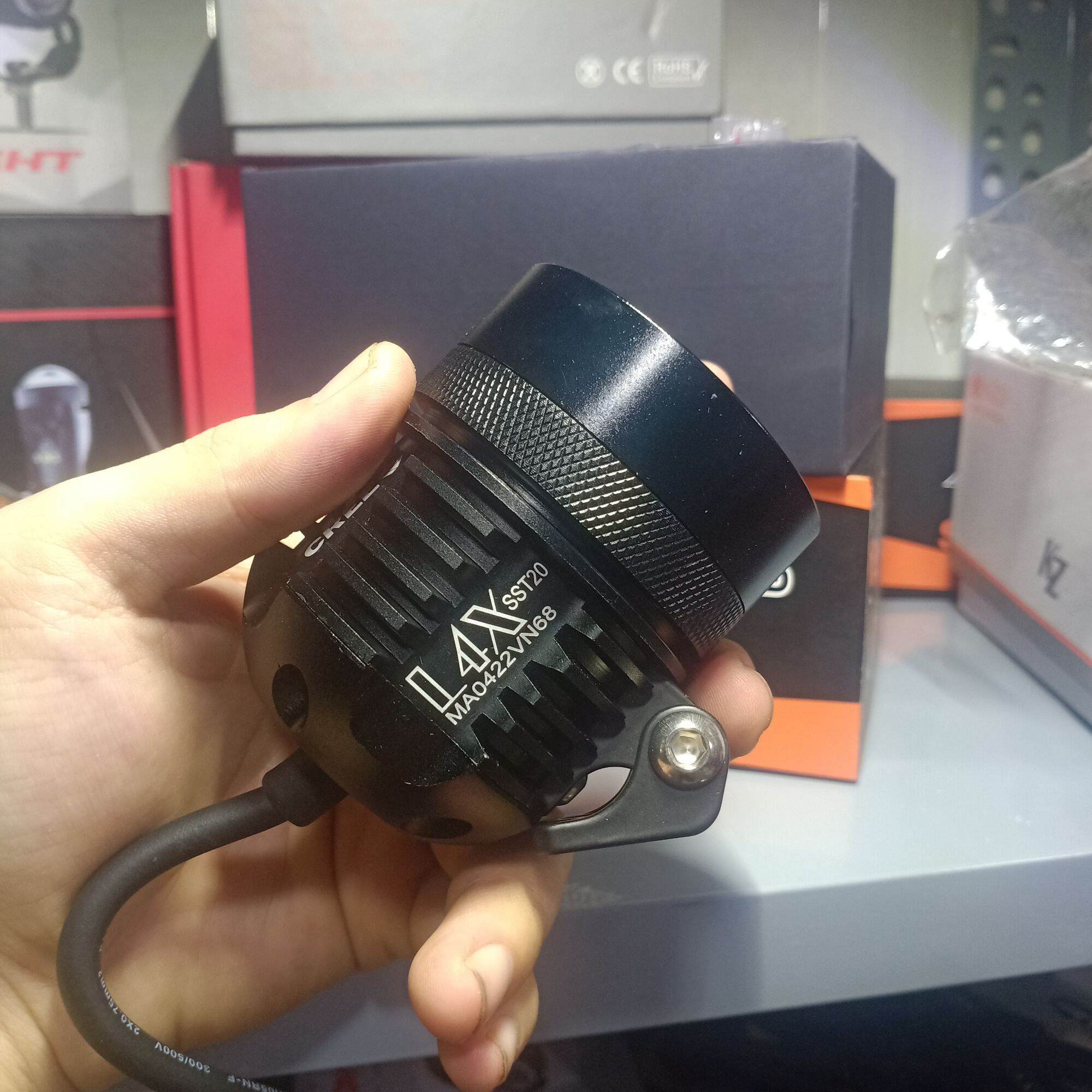 Đèn trợ sáng L4x Chip led sst20 ( BH 6 tháng hư lỗi đổi mới)