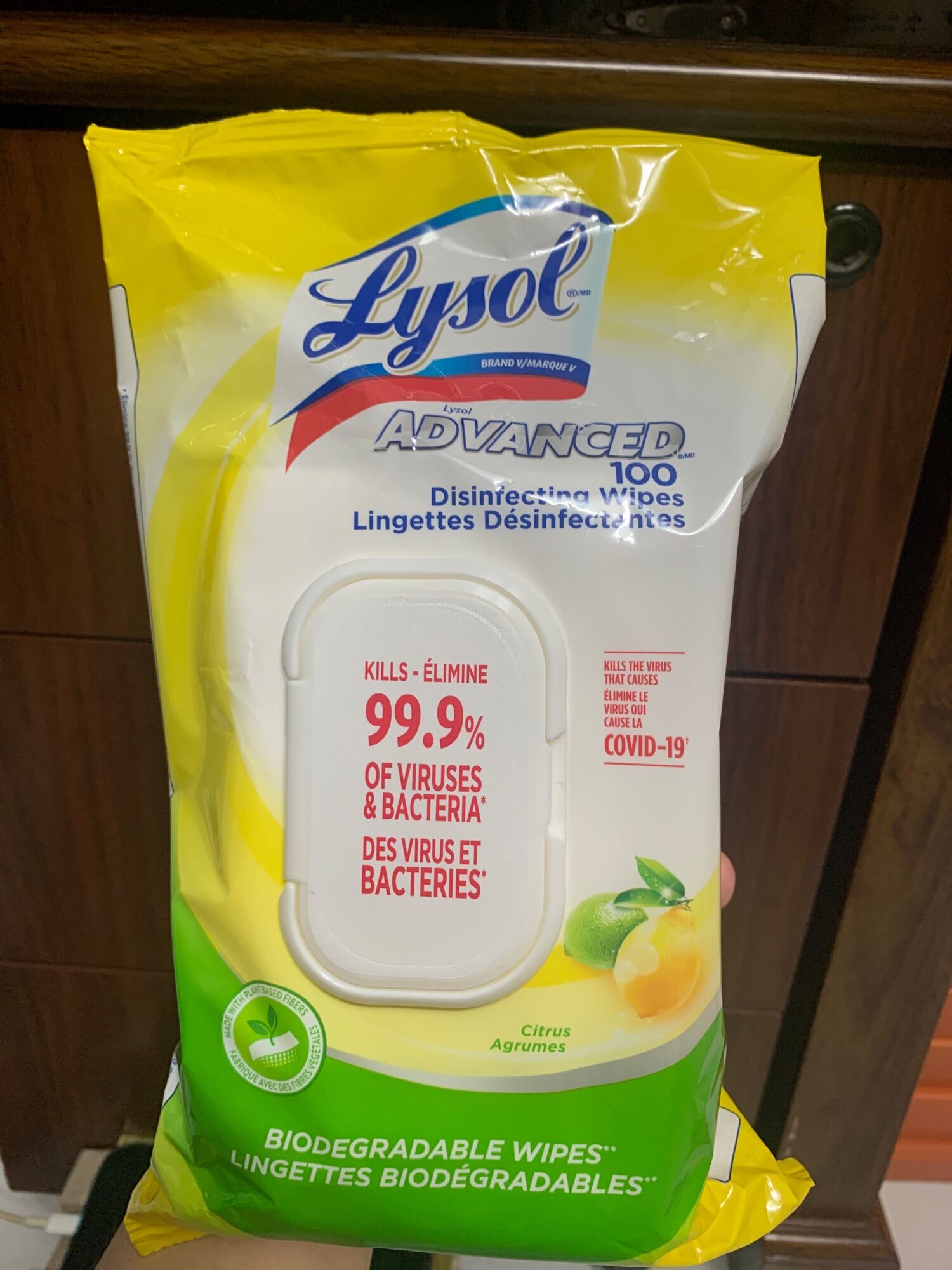 Khăn giấy ướt diệt khuẩn Lysol 100 tờ