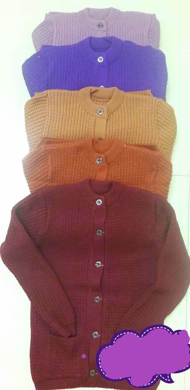 Áo len cổ tròn/cổ tim bà già