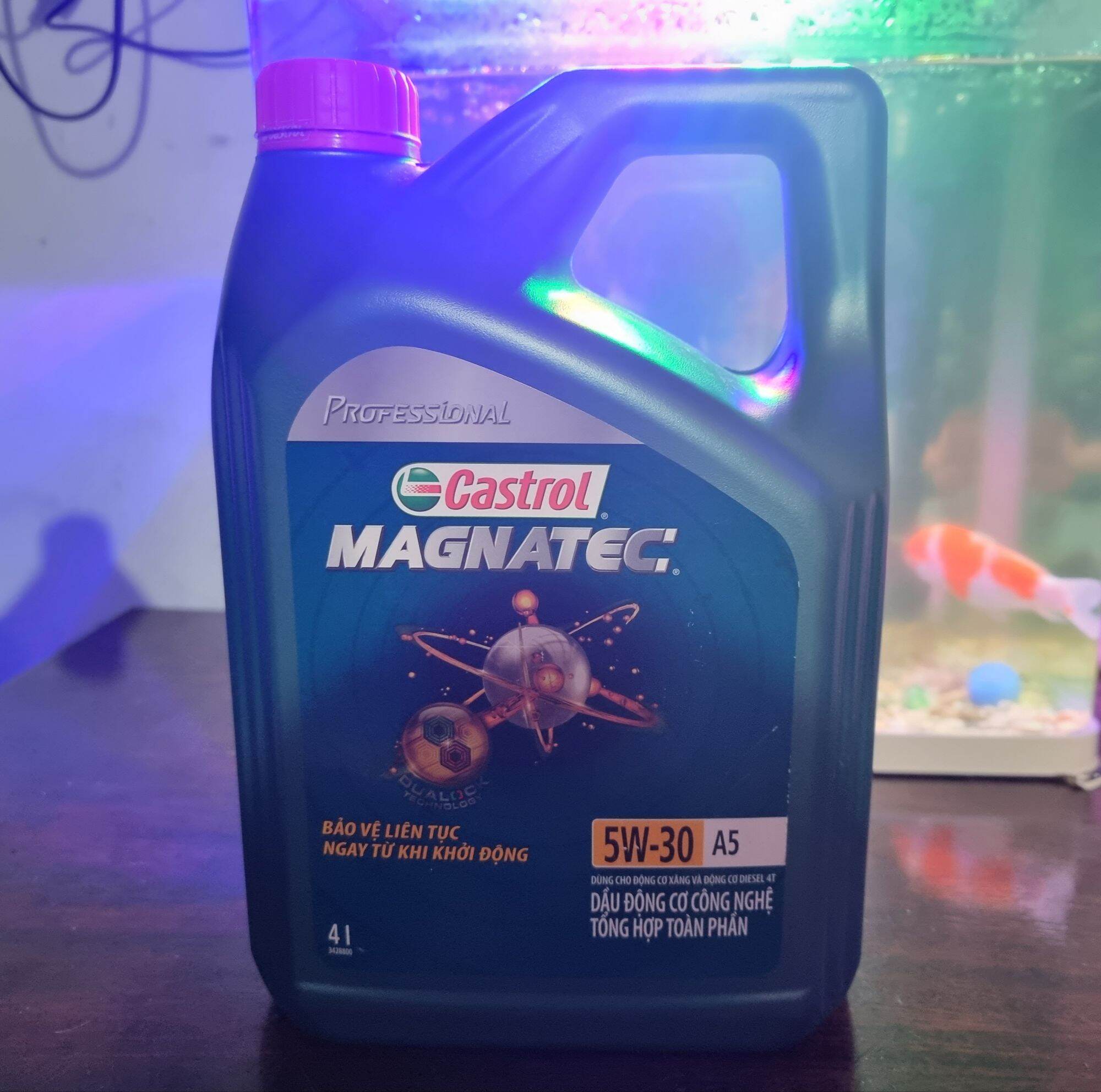 Combo 2 Dầu nhớt tổng hợp toàn phần cho xe ô tô Castrol MAGNATEC Professional A5 5W-30 4Lít(Hàng Chính Hãng)