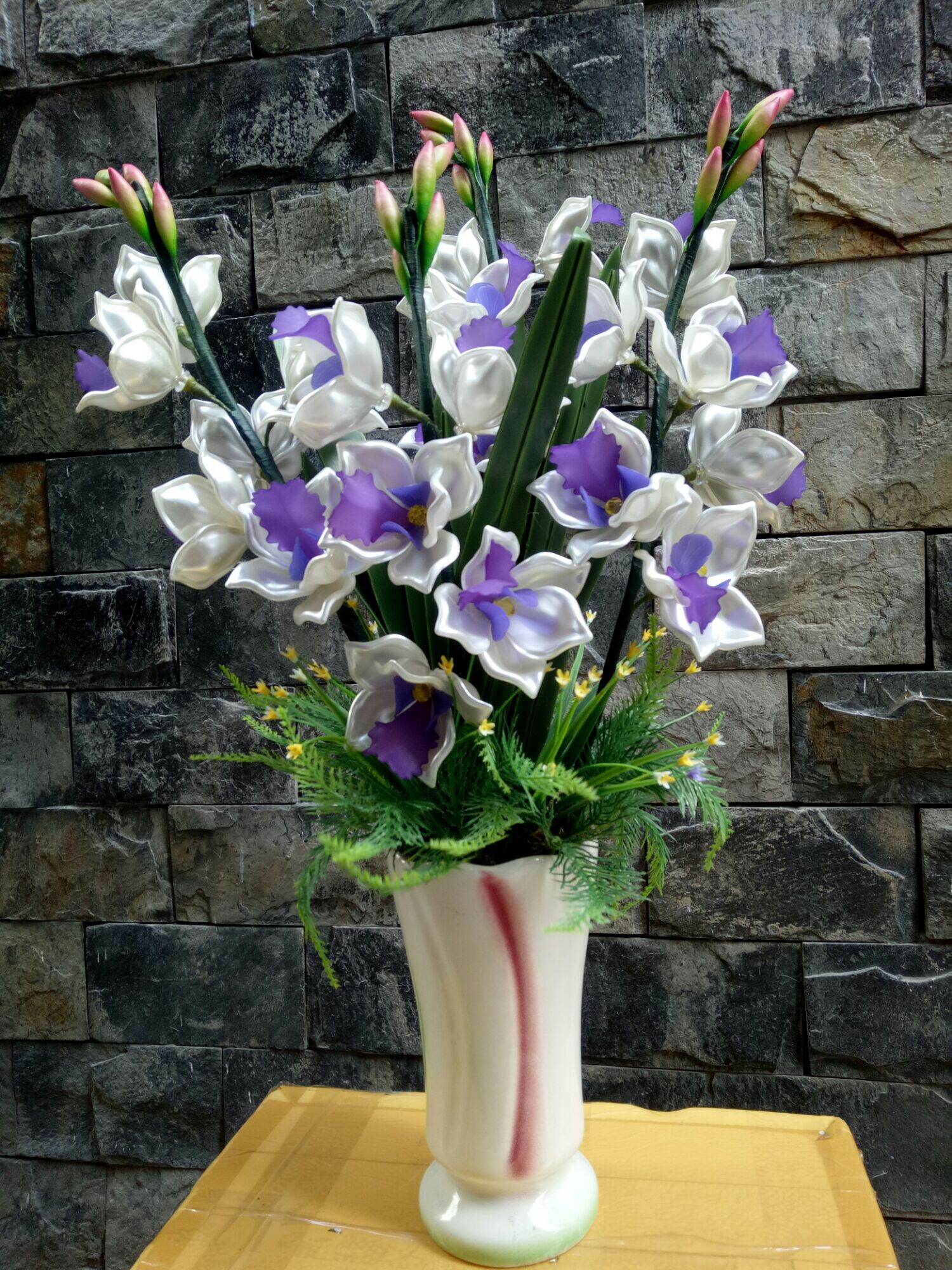 Chậu hoa địa lan pha lê (63x35x30)