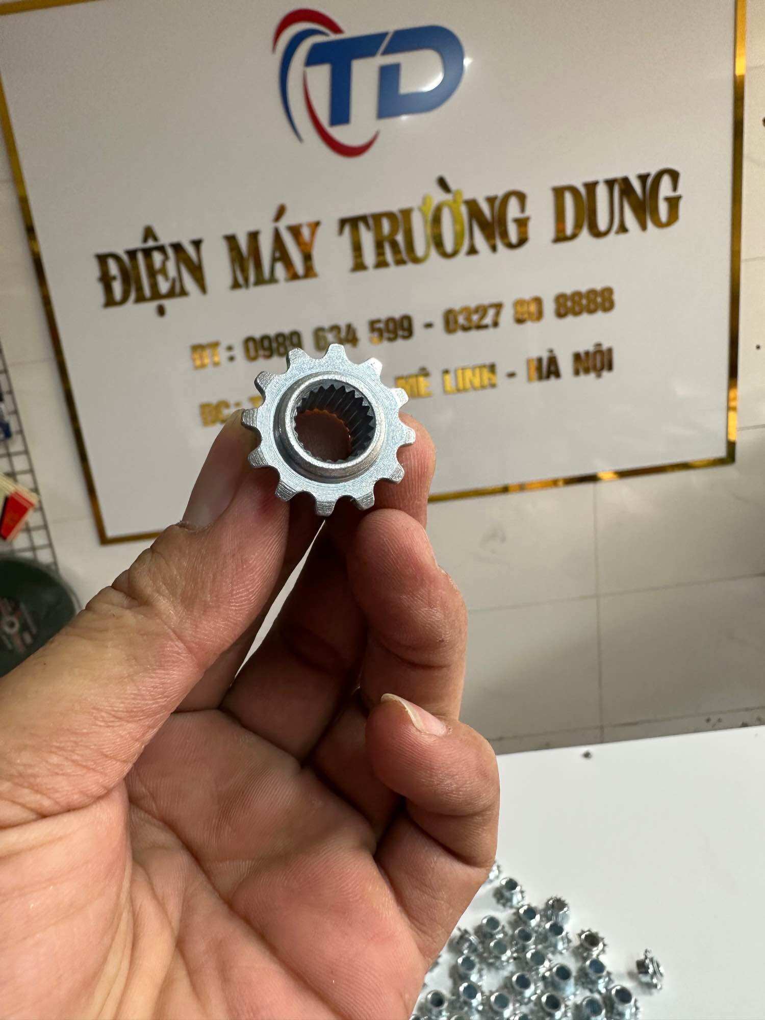 Bánh răng chế xiên nướng _ Nhông đề xe máy chế xiên nướng thịt quay tự động