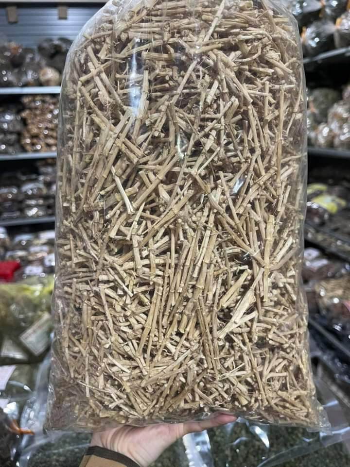 1kg rễ cỏ tranh ( bạch mao căn ) hàng sạch đẹp vụ mới