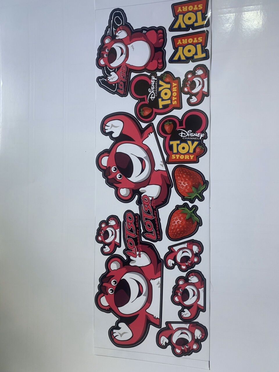 Tem logo Decal gấu Hồng dễ thương Lotso