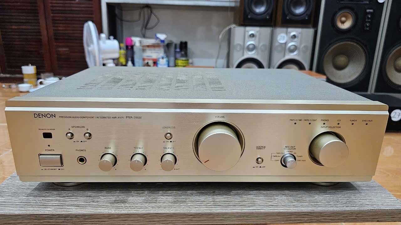 Amply Denon PMA-390IV màu vàng chanh đẹp xuất sắc