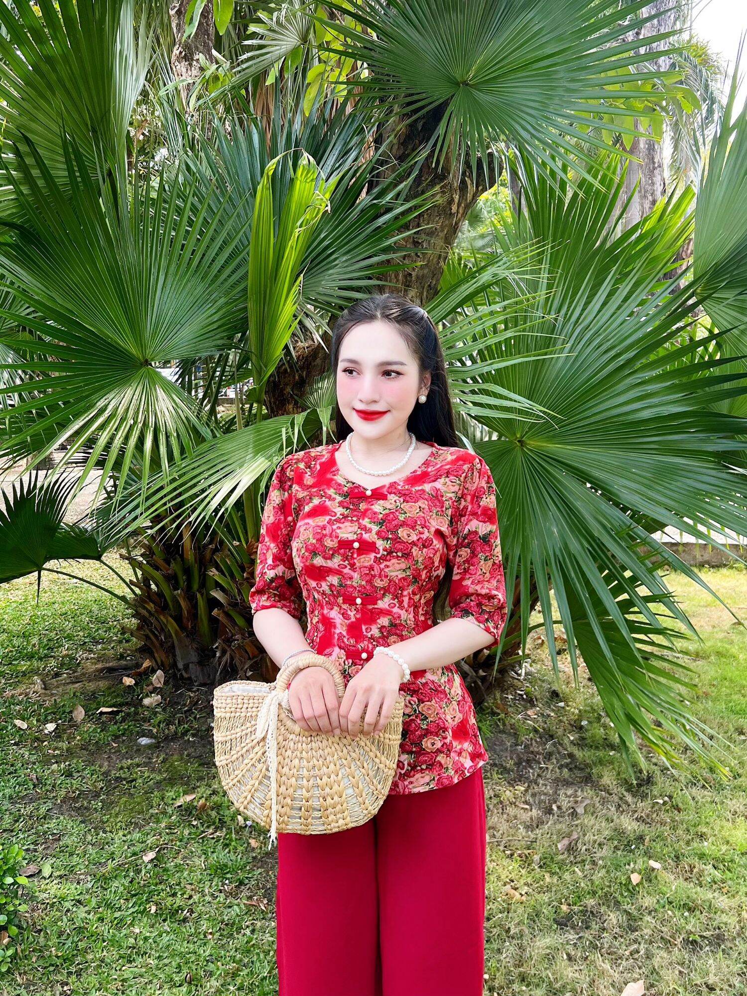 Bộ bà ba cổ tim tay lỡ nút vải