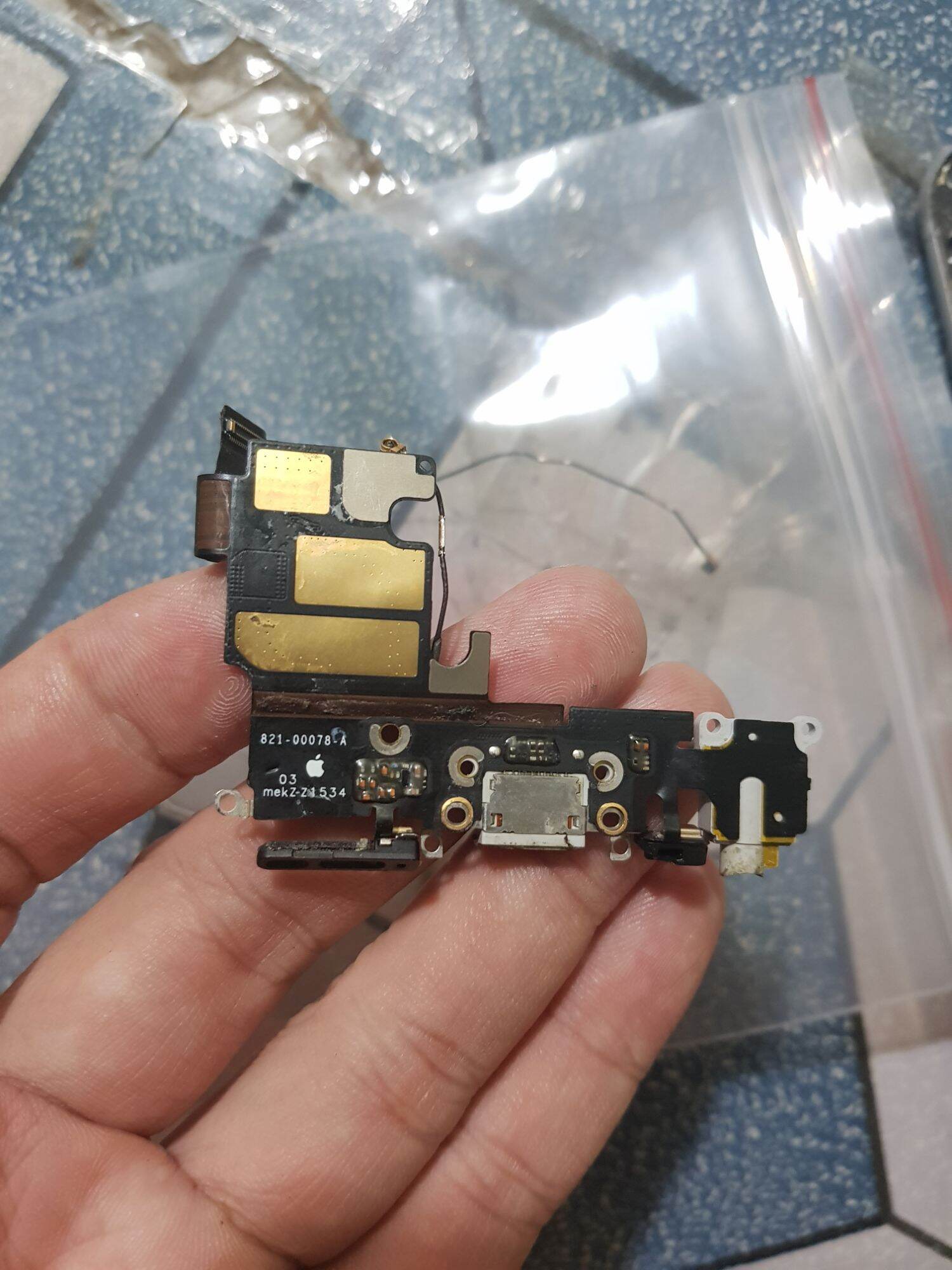 Cụm chân sạc mic zin máy iphone 6s