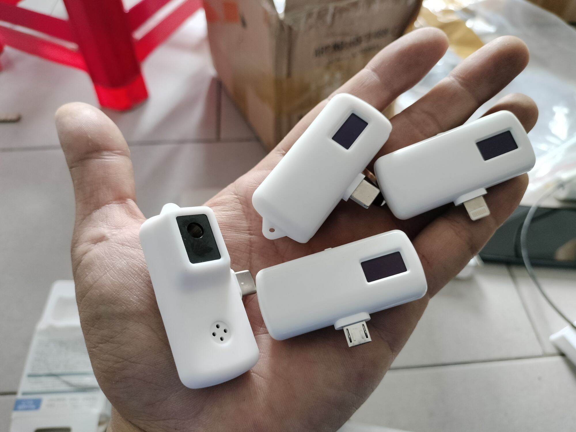 Nhiệt kế hồng ngoại đo thân nhiệt và nhiệt độ môi trường