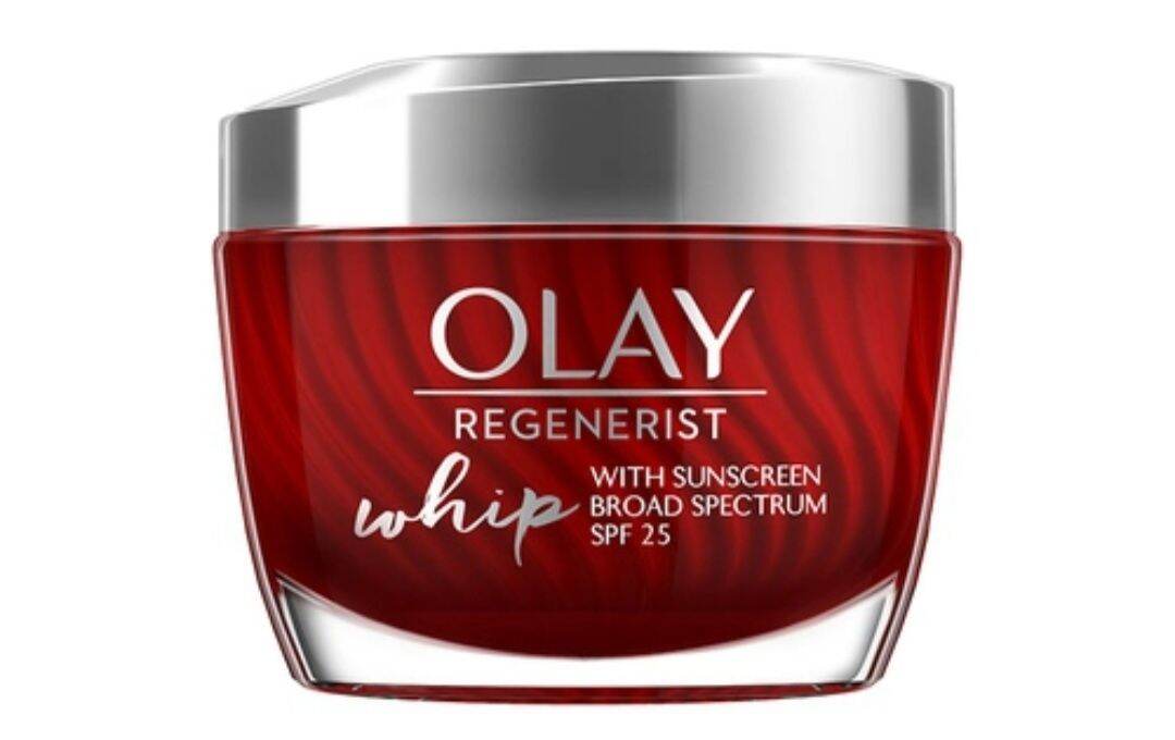 Kem dưỡng ẩm làm săn chắc da ngày và đêm Olay Regenerist Whip Active