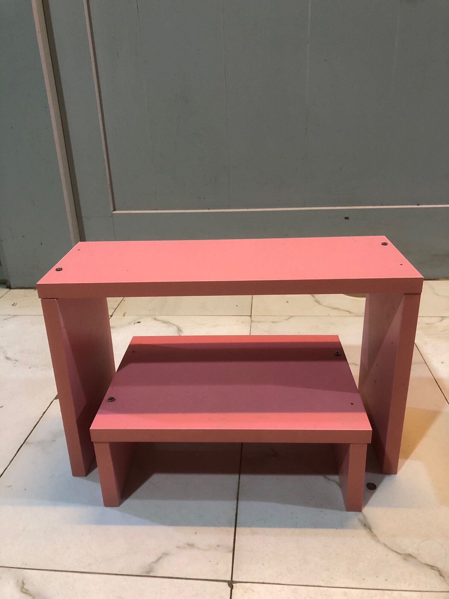 Kệ để chân , tay làm móng nail