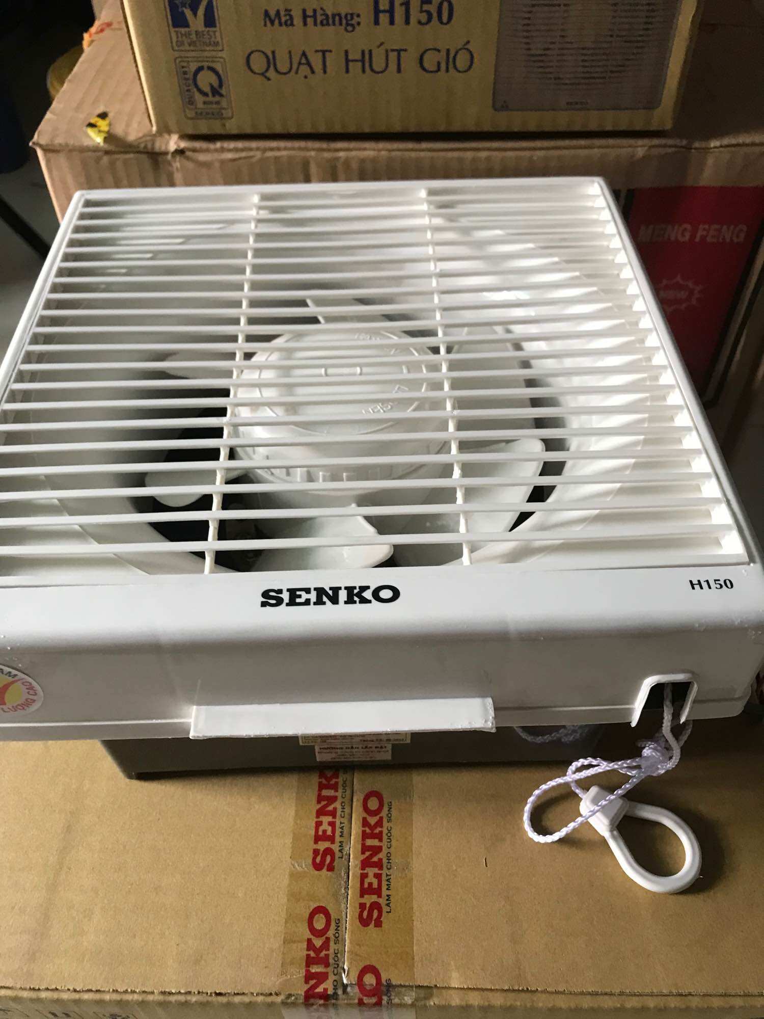 Quạt hút tường Senko