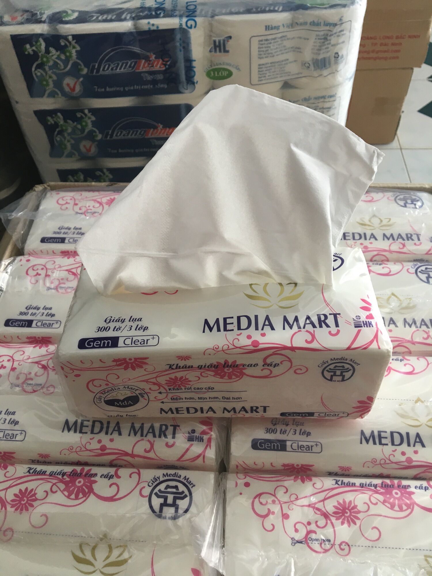 GIẤY RÚT LỤA CAO CẤP MEDIA MART -300 TỜ 3 LỚP MỀM MỊN VÀ DAI
