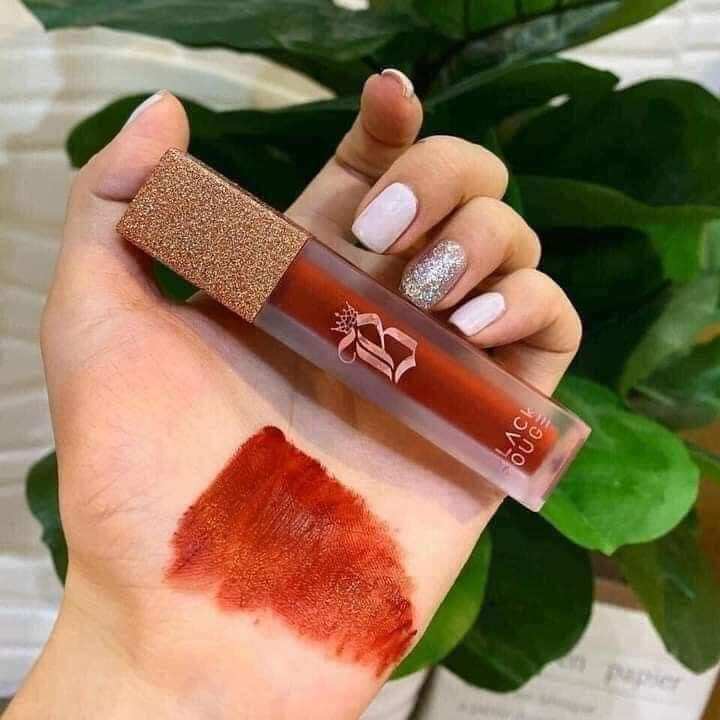 Son A37 Black Rouge màu đỏ nâu , nắp nhũ vàng