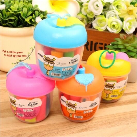 Set  đất nặn 12 màu