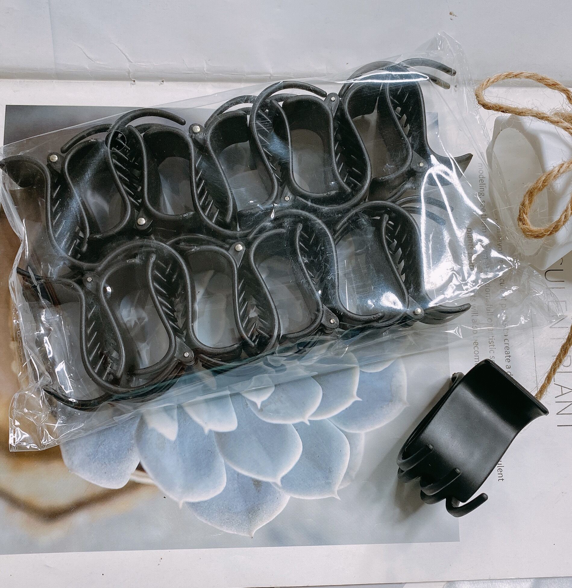 Vỉ kẹp tóc càng cua 5 răng trong 12 cái