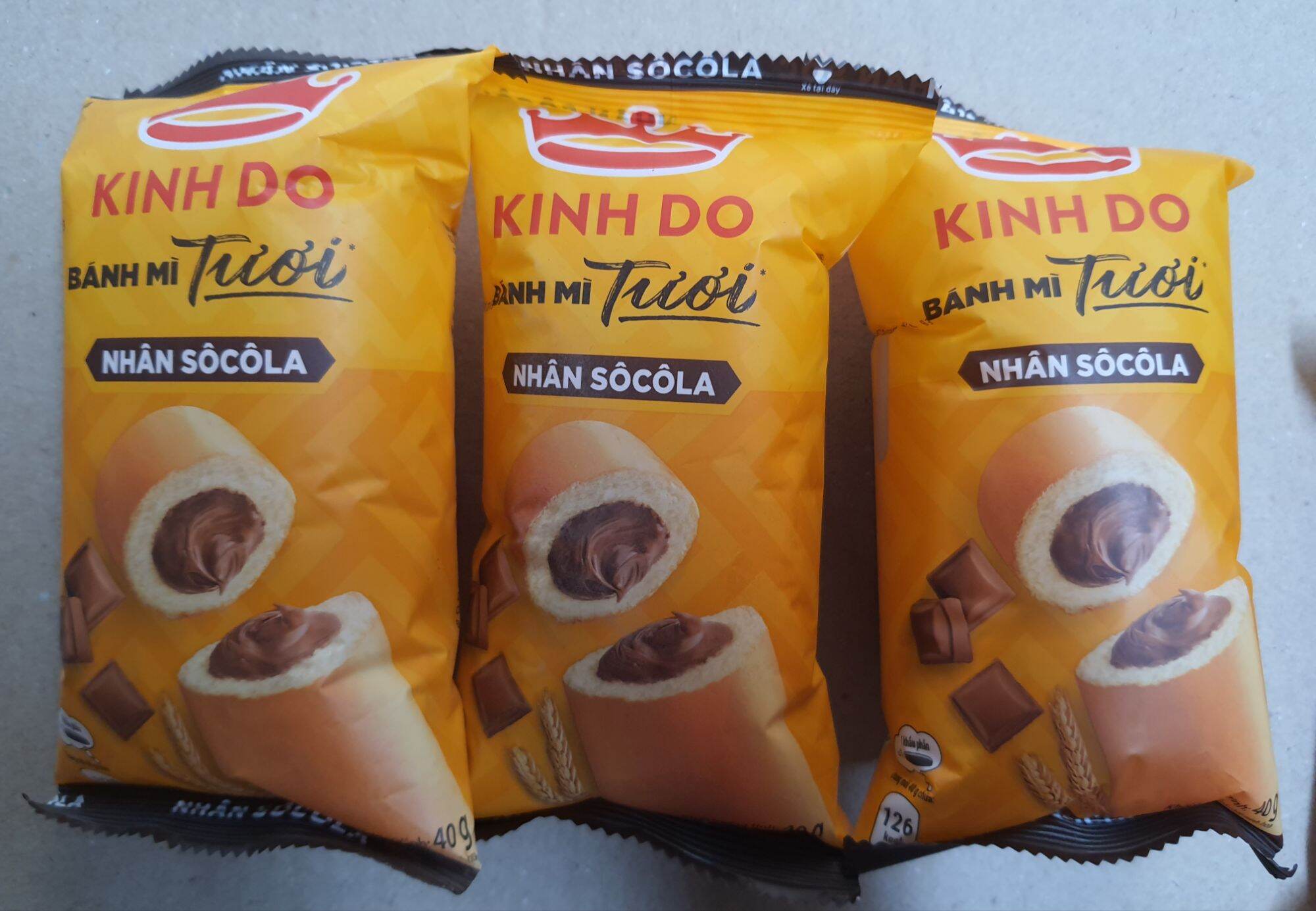 Bánh Mì tươi Kinh Đô vị lá dứa, socola (lốc 10 bánh ×40gam)