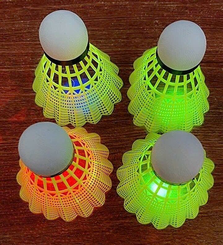 cầu lông có đèn led phát sáng cầu lông và cầu nhựa