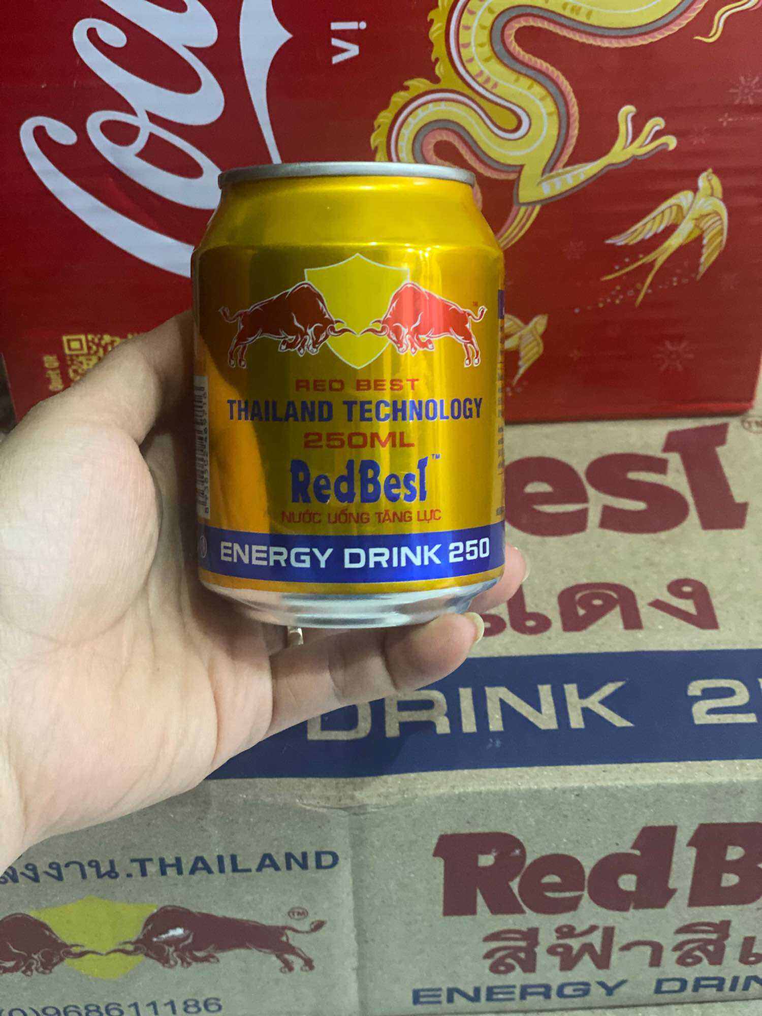 Thùng 24 lon bò húc Thái 250ml