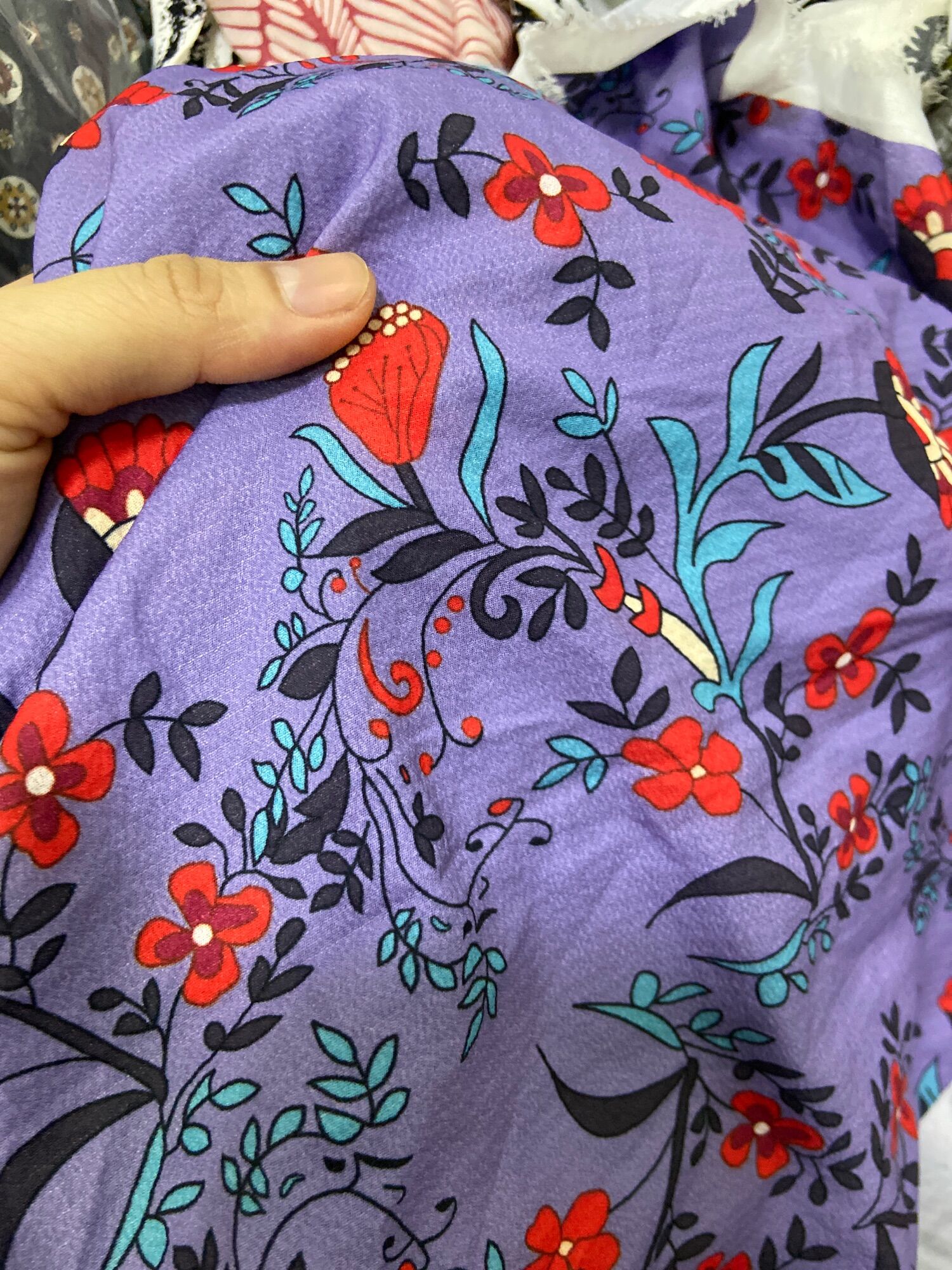 2m5 lụa hoa đẹp sang chảnh khổ 1m5
