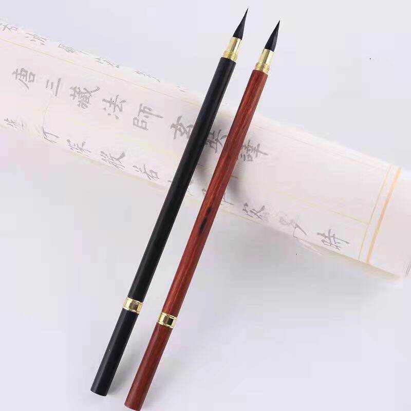 Bút lông tiểu khải cao cấp

✍chất liệu cán bút: gỗ đàn hương
✍chất liệu lông: lông thỏ rừng
✍xuất phong 1,8cm.
✍ khẩu kính 0,5cm
✍tổng chiều dài bút 21cm
✍✍bút đẹp, dễ viết, lông đàn hồi tốt, ngậm mực tốt
👉mua 2 bút tặng hộp đựng