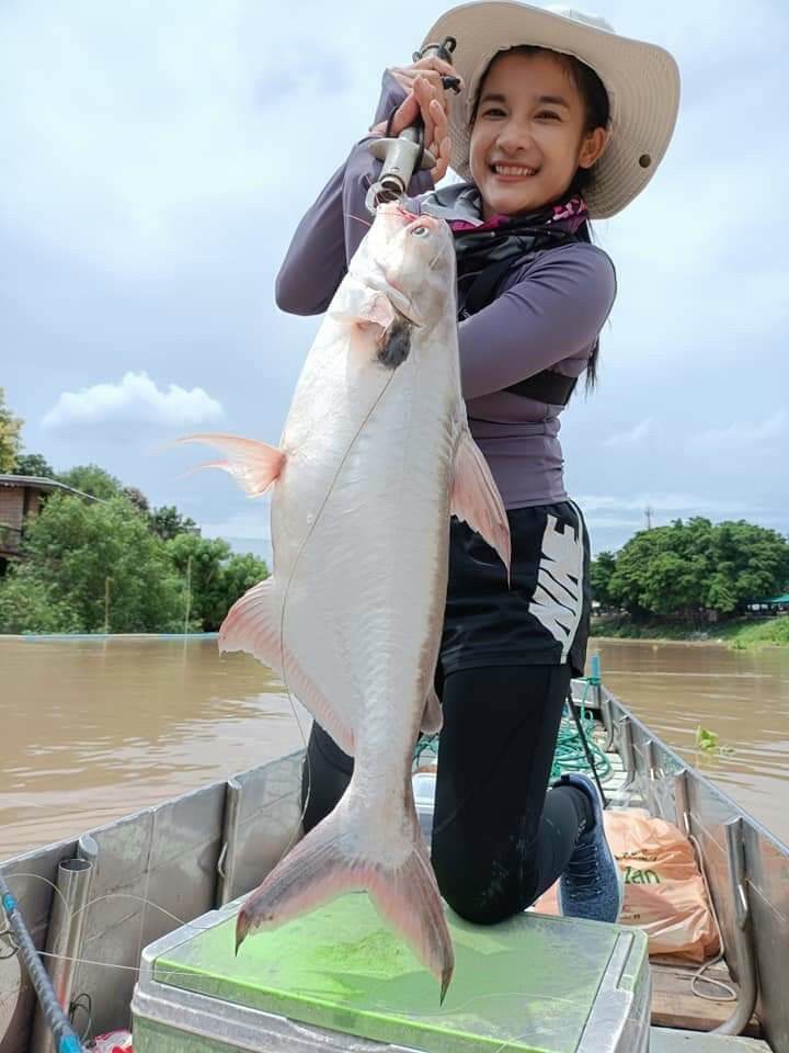 TINH MÙI CÂU CÁ BƠ SỮA THE ONE