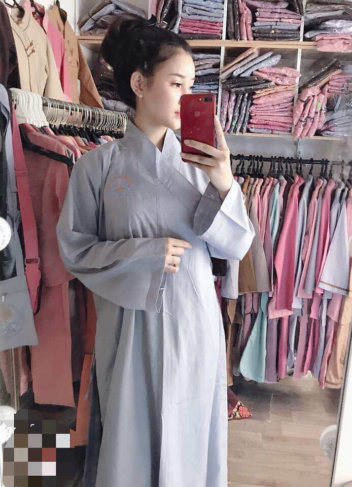 Áo tràng phật tử thêu sen chất Silk