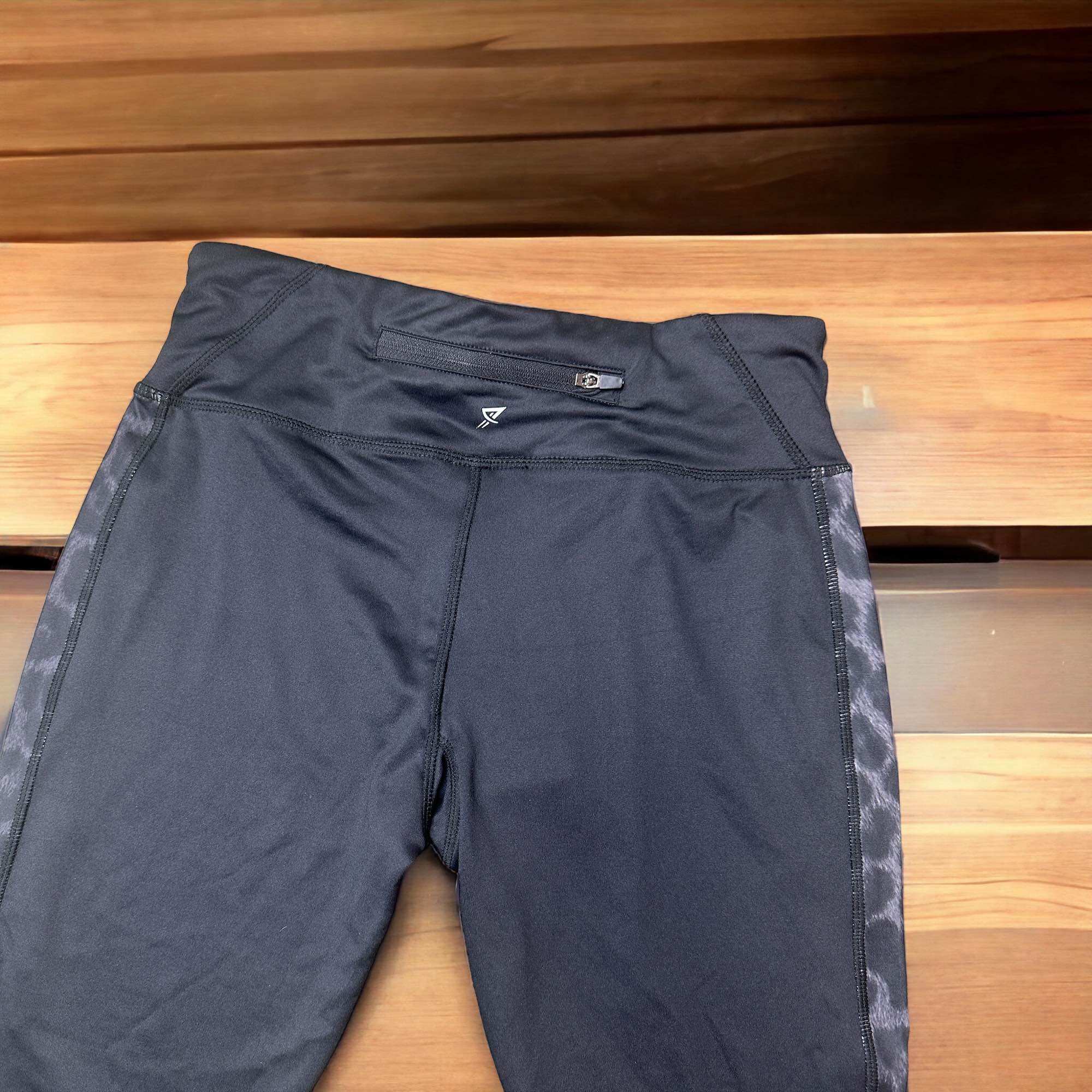 Quần legging lửng phối da beo hàng work out xuất xịn
