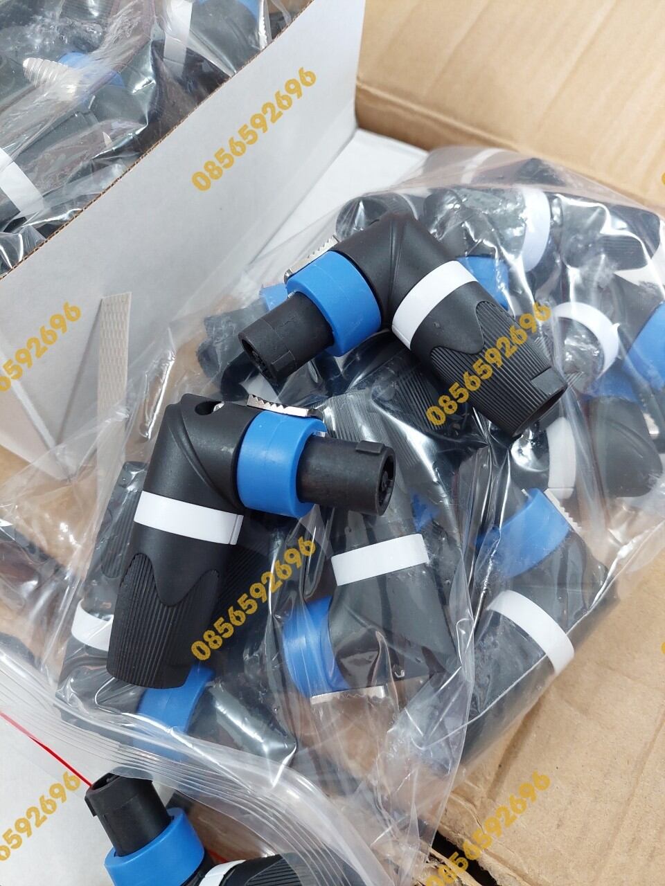 Jack cắm loa cong speakon neutrik