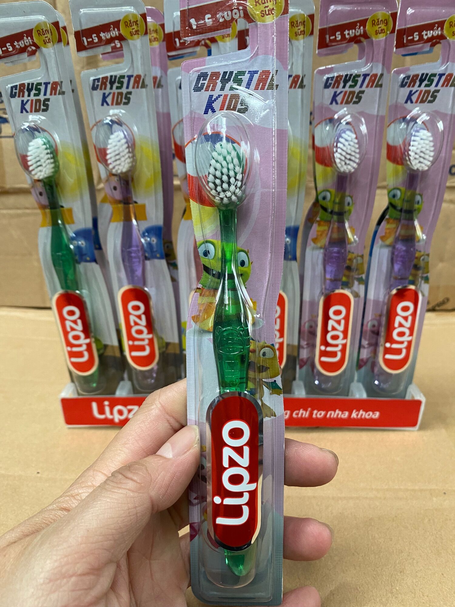 Bàn chải đánh răng cho bé Lipzo Crystal Kids