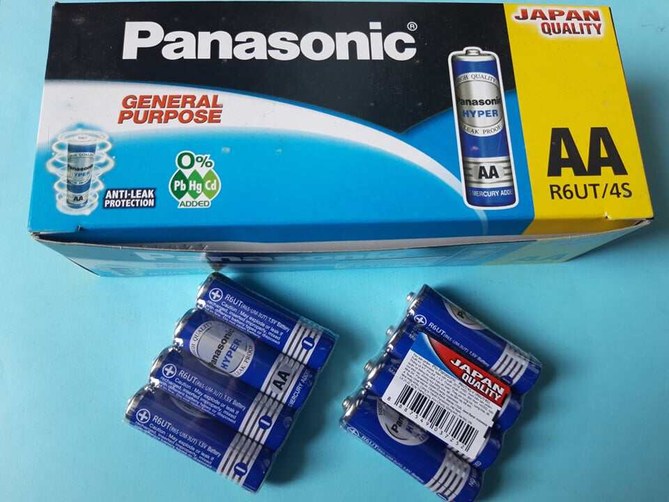 1vỉ Pin tiểu AA Panasonic màu xanh (1 vỉ gồm 4 viên)