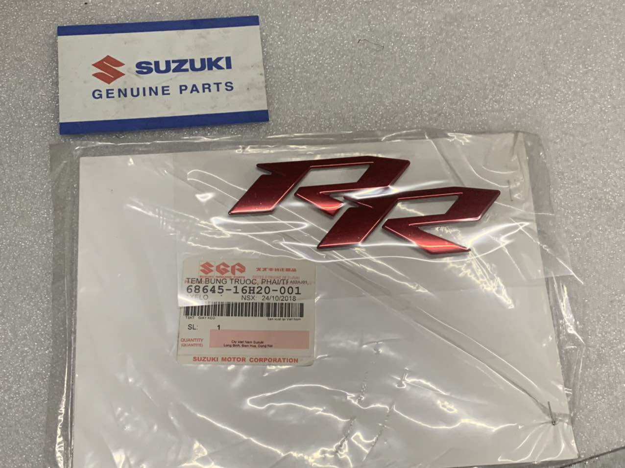 Tem chữ nổi axelo RR Suzuki