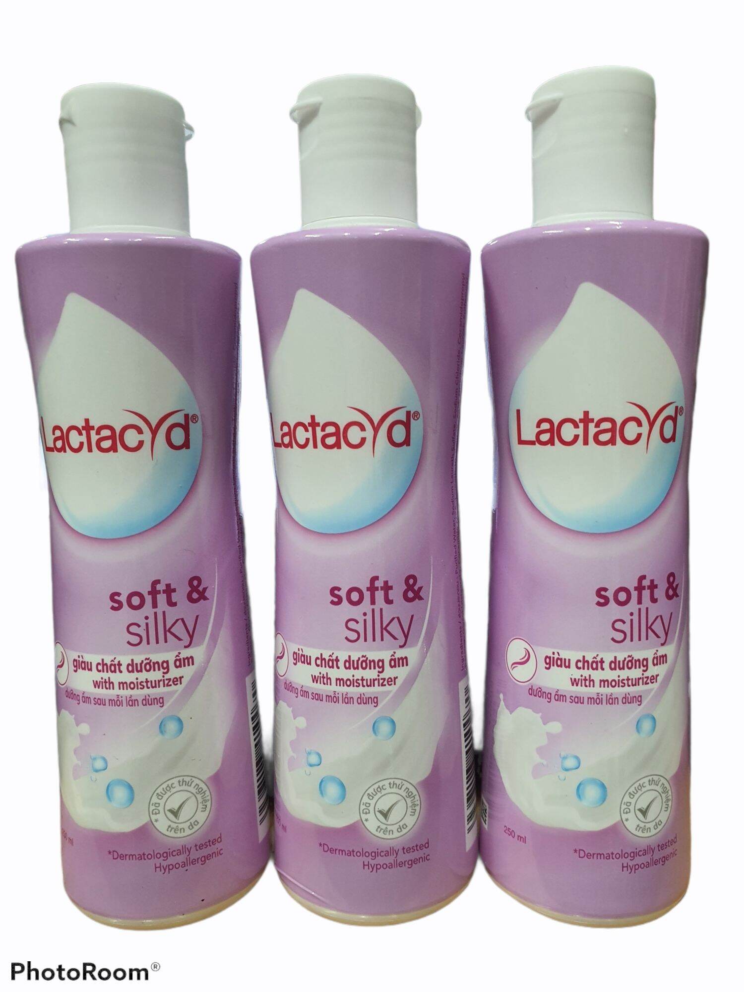Dung dịch vệ sinh Lactacyd Soft & Silky 250ml