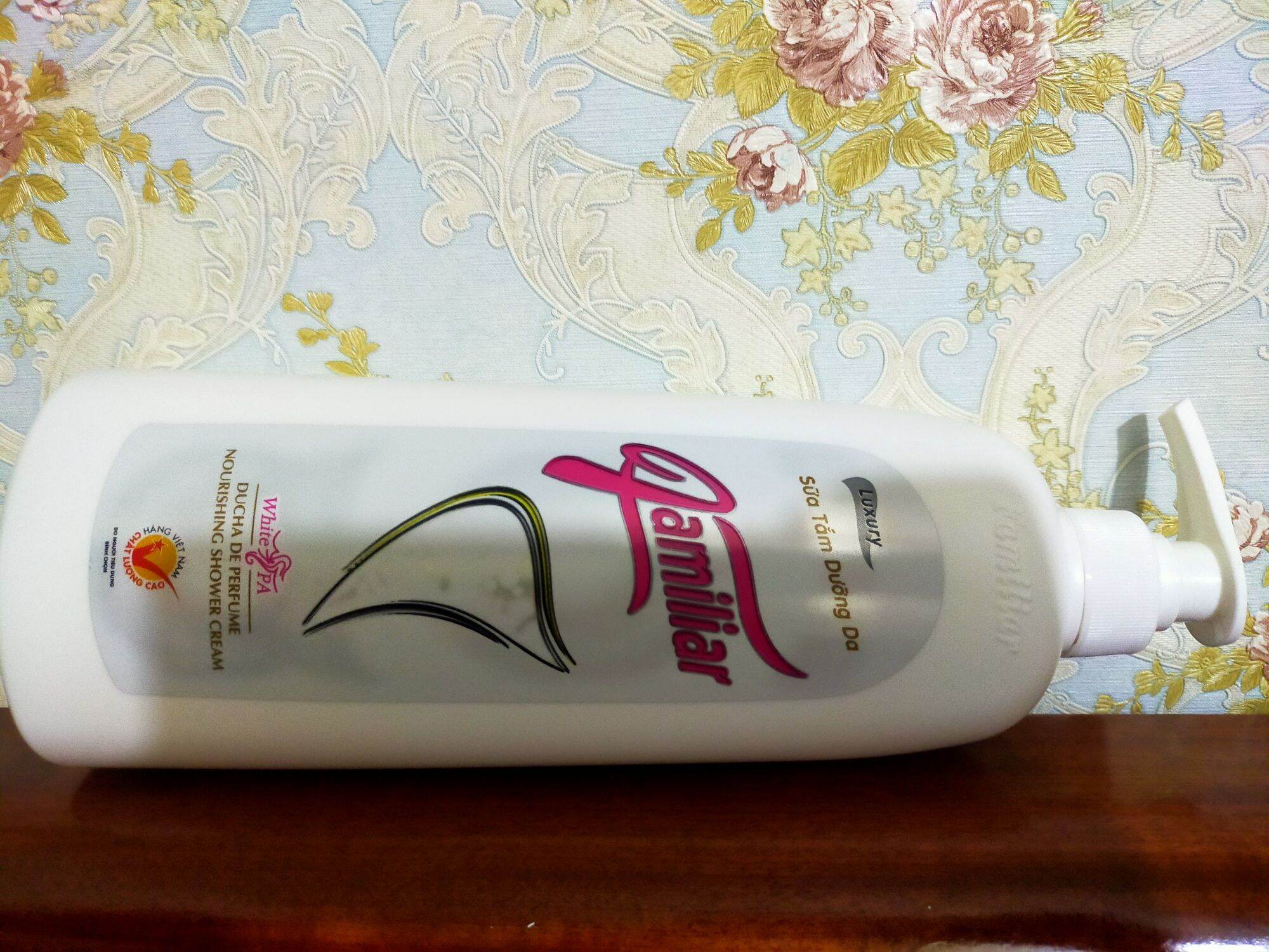 Sữa tắm dưỡng da Familiar (con ngựa)500ml, 900ml