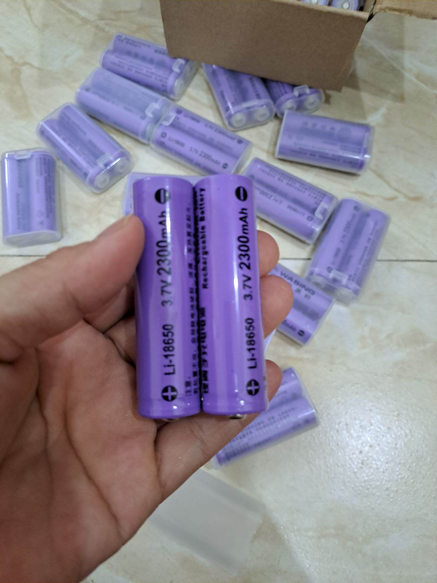 1 viên pin sạc 18650 2300mAh 3.7v